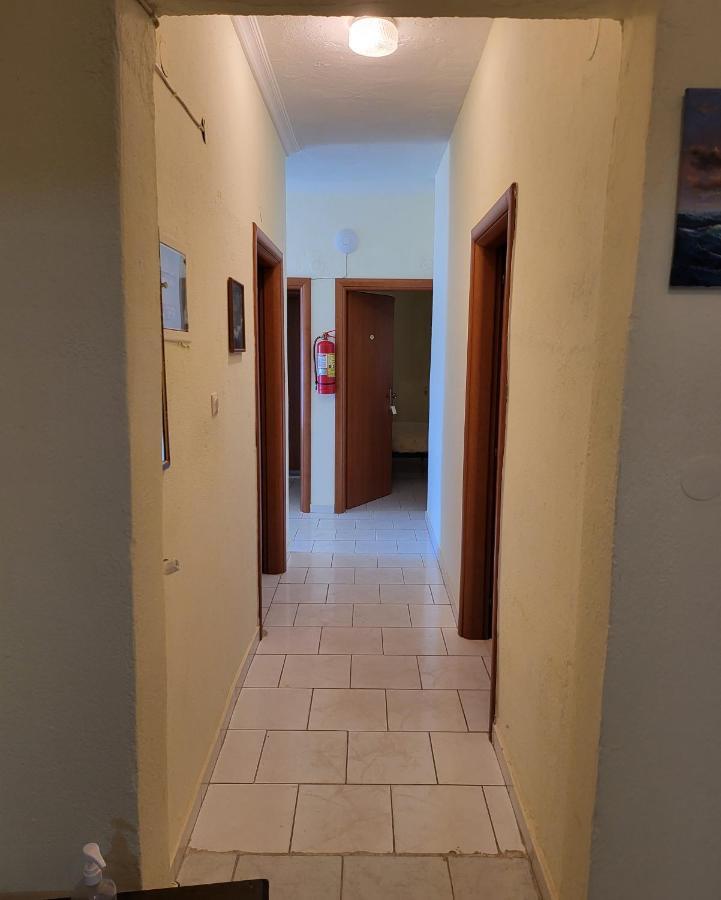 Vrasná Athanasiadis Studios מראה חיצוני תמונה
